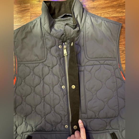 Orvis Dark Gray Quilted Vest - Picture 2 of 7